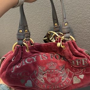 🍷🍷🍷🩶🩶🩶 wine, colored, and gray trim, juicy couture Y2K vintage bag